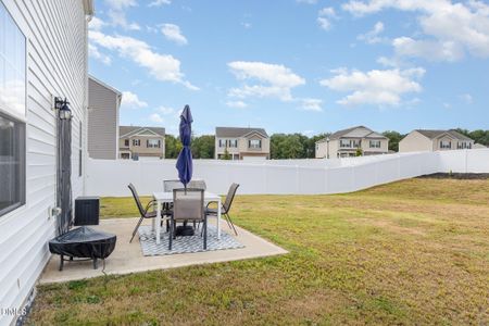 New construction Single-Family house 448 Blue Aspen Dr, Fuquay Varina, NC 27526 plan PENWELL - DRHE - image