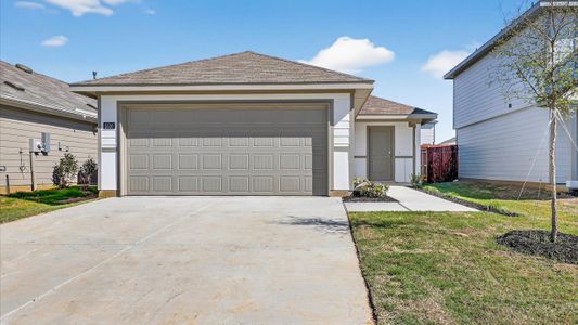 New construction Single-Family house 5313 Legends Wy, Denton, TX 76249 plan Barton - image
