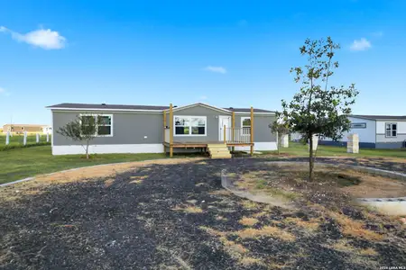 New construction Single-Family house 17111 Nueva Vida Ln, Atascosa, TX 78002 - image