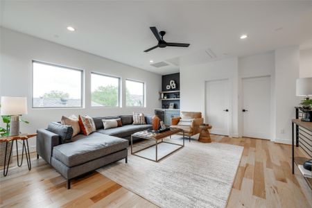 New construction Single-Family house 116 E 23Rd St, Houston, TX 77008 - image 17