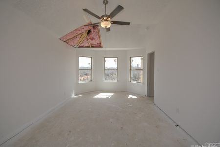 New construction Single-Family house 120 Reno Trl, Floresville, TX 78114 null- photo 4 4