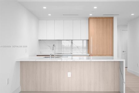 New construction Condo house 2411 Laguna Cir, Unit 1604, Miami, FL 33181 - image 11