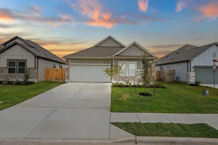 New construction Single-Family house 149 Ayres Horn, Cedar Creek, TX 78612 plan Ellis - image