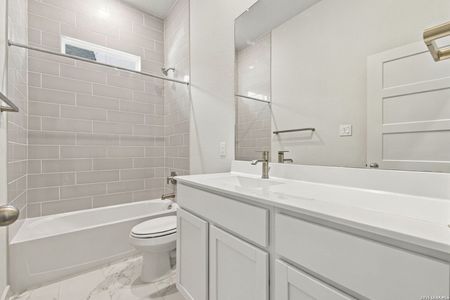 New construction Single-Family house 125 Travis Dr, Castroville, TX 78009 plan The Maverick - image 8