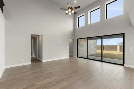 Large Formal Family Room for Entertainment and Family Fun Nights