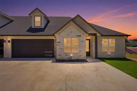 New construction Townhouse house 5126 Country Club Dr, Granbury, TX 76049 - image