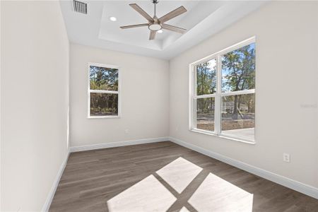 OFFICE/FLEX SPACE OVERLOOKING FRONT YARD-HAS A CLOSET!