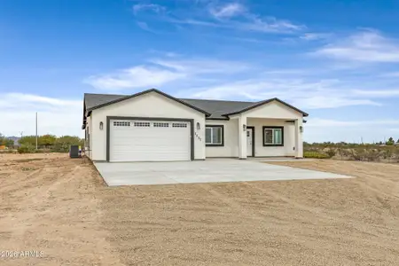 New construction Single-Family house 3237 N 374Th Ave, Tonopah, AZ 85354 - image