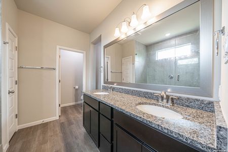 New construction Single-Family house 632 Candace Ct, Seguin, TX 78155 plan Sheffield - image 8