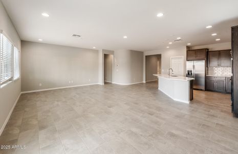 New construction Single-Family house 17842 W Getty Dr, Goodyear, AZ 85338 Potenza- photo 6 6