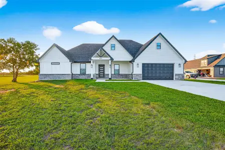 New construction Single-Family house 661 Angus Trl, Angleton, TX 77515 - image