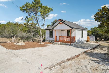 New construction Single-Family house 118 Matt Dillon Dr, Bandera, TX 78003 - image