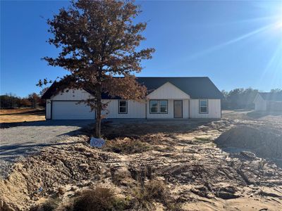 New construction Single-Family house 1049 Hereford Drive, Springtown, TX 76082 - photo 0