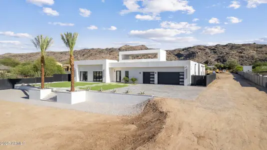 New construction Single-Family house 2305 E South Mountain Ave, Phoenix, AZ 85042 null- photo 0