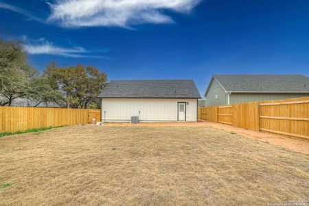 New construction Single-Family house 1186 Canyon Trce, Canyon Lake, TX 78133 null- photo 23 23