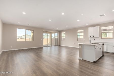 New construction Single-Family house 21614 N Daniel Dr, Maricopa, AZ 85138 Agate- photo 8 8