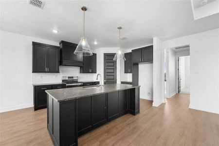 New construction Single-Family house 307 Boots Ct, Lorena, TX 76655 plan Barton Creek - image 7