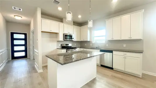 New construction Single-Family house 8034 Wandering Glider Dr, Fulshear, TX 77441 - image 4