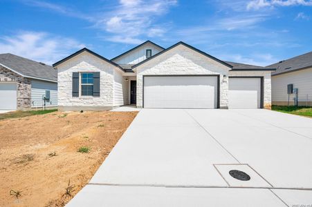 New construction Single-Family house 1036 Amber Lk, Seguin, TX 78155 plan Freestone - image