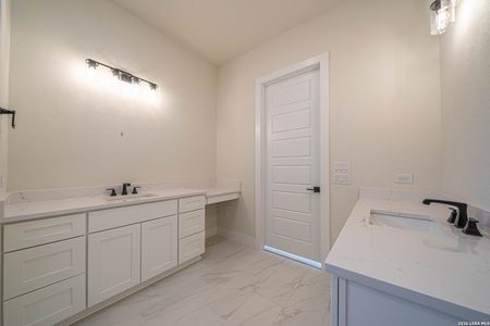 New construction Single-Family house 2013 Toscano Wy, Kerrville, TX 78028 - image 4