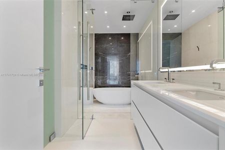 New construction Condo house 300 Biscayne Blvd Wy, Unit 903, Miami, FL 33131 - image