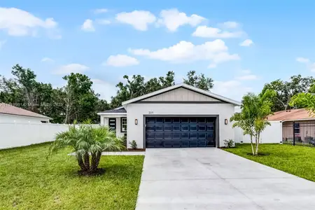New construction Single-Family house 2211 Simmons Ave, Leesburg, FL 34748 null- photo 0