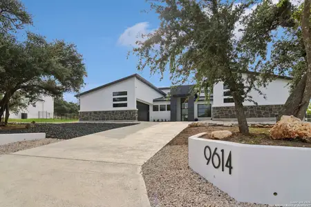 New construction Single-Family house 9614 Midsomer Pl, San Antonio, TX 78255 - image