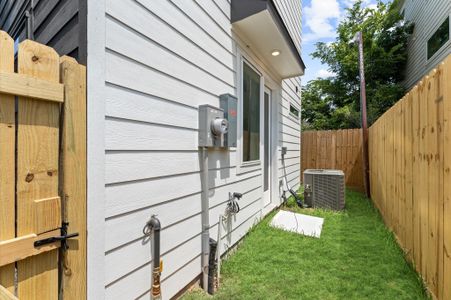 New construction Single-Family house 3209 Baer St, Unit A, Houston, TX 77020 - image