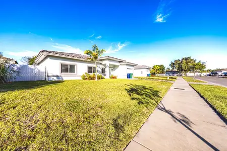 New construction Single-Family house 12911 Sw 266Th Ter, Homestead, FL 33032 - image