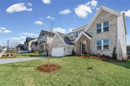 New construction Single-Family house 737 Crystal Lake Pkwy, Hoschton, GA 30548 - image