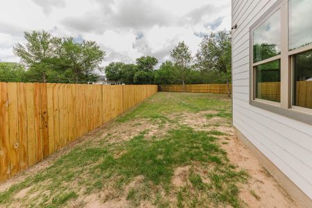 New construction Single-Family house 122 W Kikipua Ln, Bastrop, TX 78602 null- photo 27 27