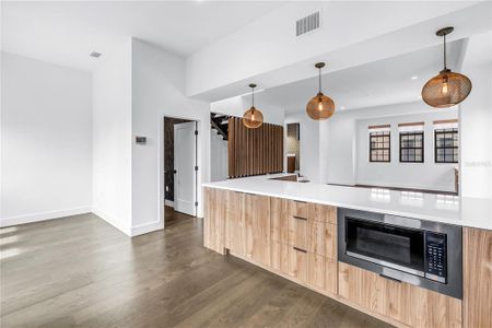 New construction Townhouse house 409 E Oak Ave, Unit 9, Tampa, FL 33602 - image 15