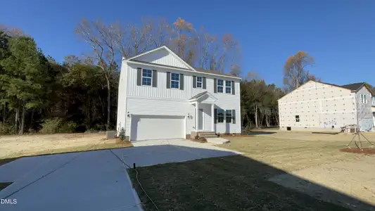New construction Single-Family house 192 Harriette Ct, Lillington, NC 27546 plan Russell - image