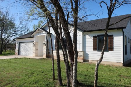 New construction Single-Family house 129 Waimanalo Ln, Bastrop, TX 78602 null- photo 0