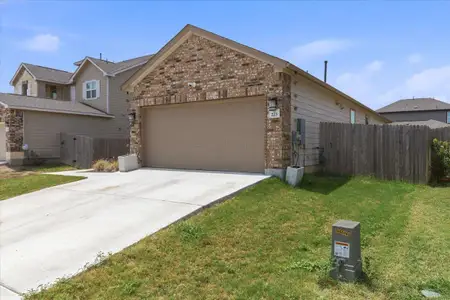 New construction Single-Family house 223 Pitkin Dr, Lockhart, TX 78644 - image
