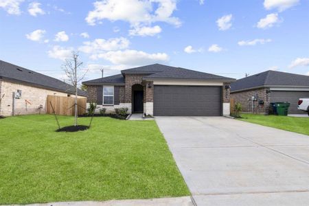 New construction Single-Family house 405 Amy St, Angleton, TX 77515 Baxtor- photo 0