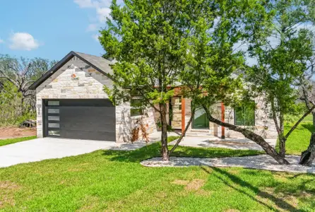 New construction Single-Family house 418 Bedford Dr, Spicewood, TX 78669 - image