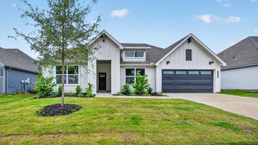 New construction Single-Family house 1161 Keystone Dr, Granbury, TX 76048 plan Griffin - image