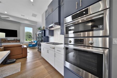 New construction Single-Family house 9847 Mocking Bird Hill Ln, Houston, TX 77080 - image 18