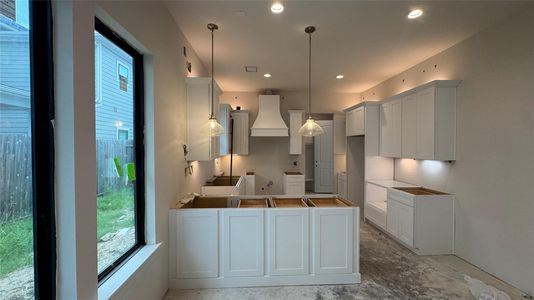 New construction Single-Family house 3516 Harvest Dance Dr, Houston, TX 77008 - image 9