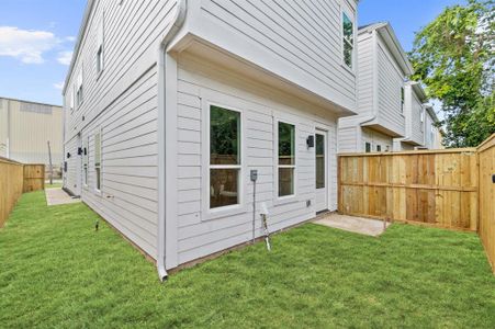 New construction Single-Family house 1014 Patton Street, Houston, TX 77009 - photo 0