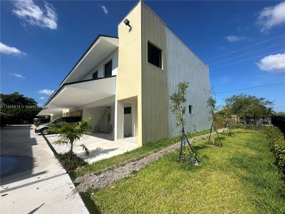 New construction Townhouse house 534 Northwest 7th Street, Unit 1, Florida City, FL 33034 - photo 42 42