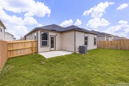 New construction Single-Family house 405 Panther Wy, Seguin, TX 78155 null- photo 19 19