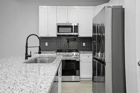 Arrowhead Lakes by ICONIQ Homes in Willis - photo 20 20