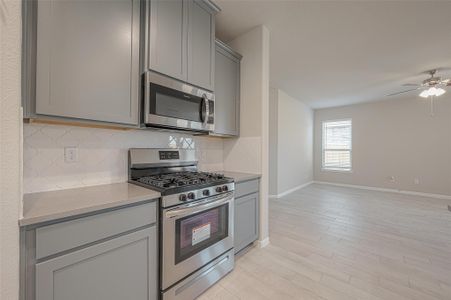 New construction Single-Family house 13326 Prado Ridge Ln, Iowa Colony, TX 77583 - image 12