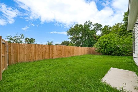 New construction Single-Family house 1101 Johnson St, Baytown, TX 77520 - image