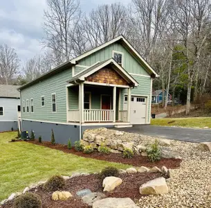 New construction Single-Family house 308 Ninth St, Black Mountain, NC 28711 - image