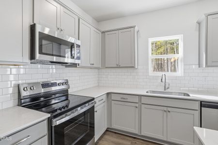 New construction Single-Family house 154 Harriette Ct, Lillington, NC 27546 plan Russell - image 9