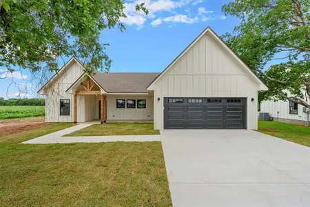 New construction Single-Family house 5200 Bogey Ln, Waco, TX 76708 - image
