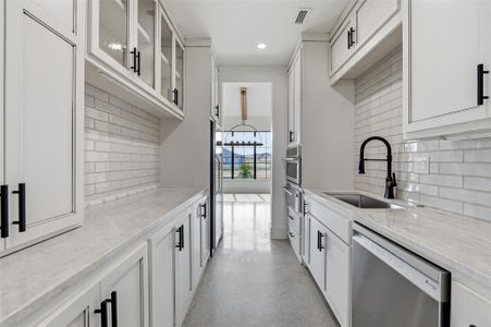 New construction Single-Family house 2004 Denali Pass, Aledo, TX 76008 - image 4